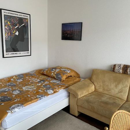 Wohnliches , Behagliches Zimmer Mit Balkon Und Wifi Mönchengladbach Buitenkant foto