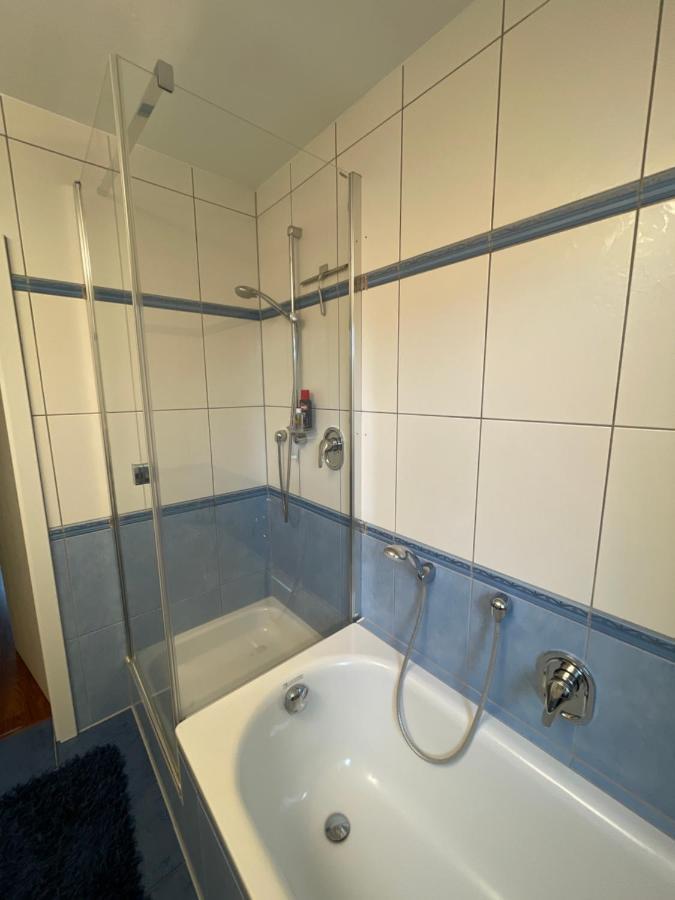 Wohnliches , Behagliches Zimmer Mit Balkon Und Wifi Mönchengladbach Buitenkant foto